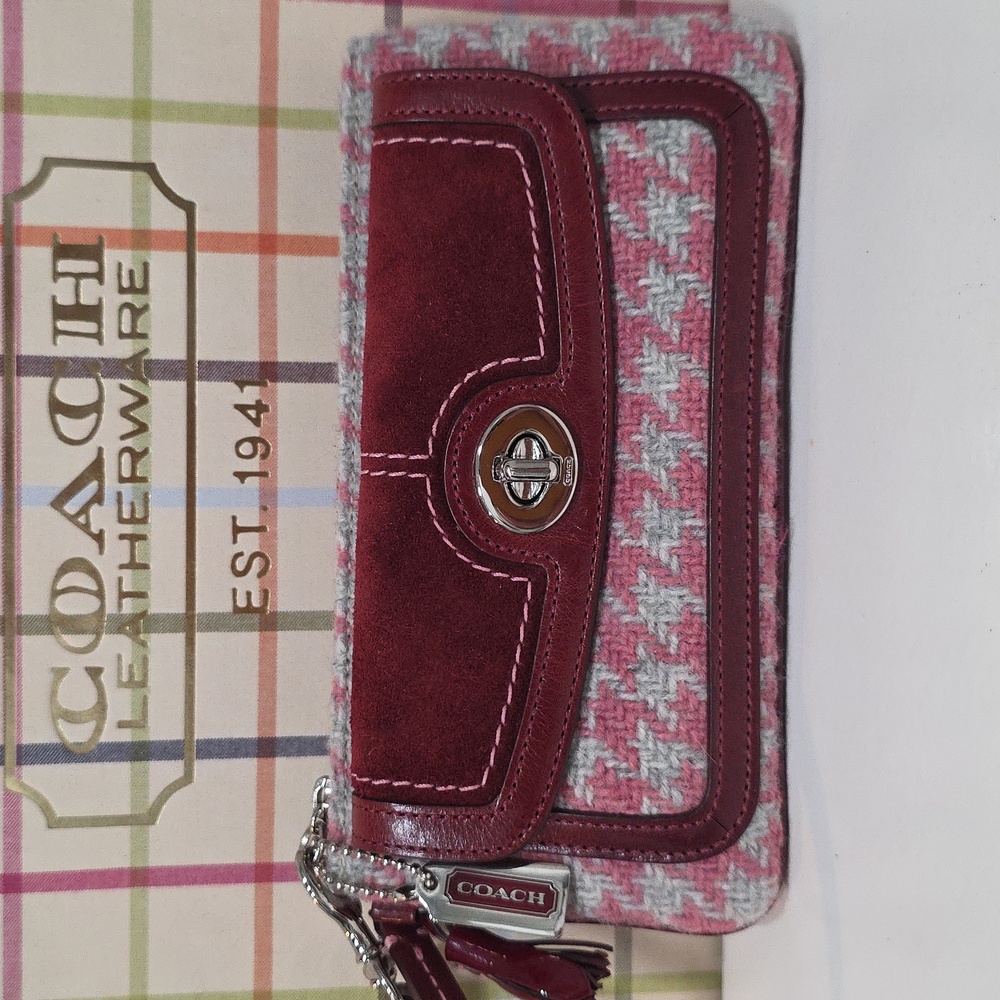 NEW, Vintage Coach Hamptons Houndstooth Skinny Turnlock Wristlet - Picture 2 of 16
